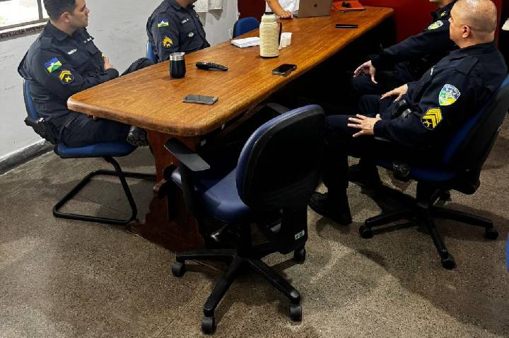 1º BPM recebe publicitário para alinhamento de comunicação institucional