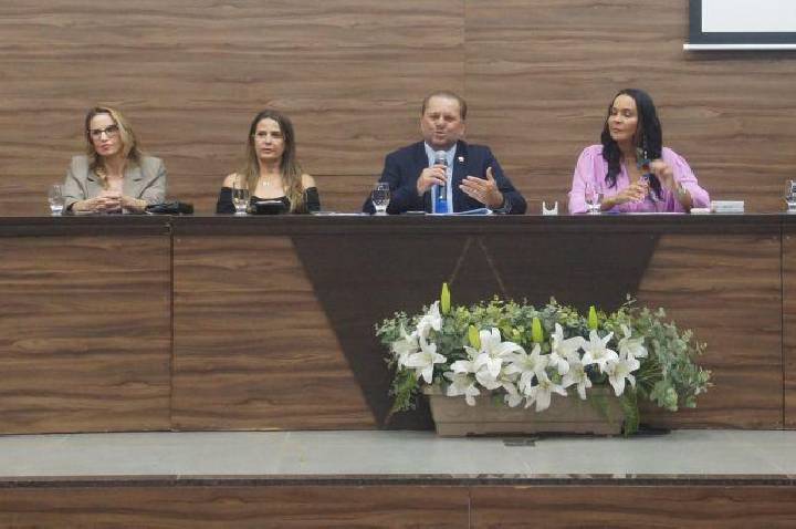 Assembleia Legislativa realiza homenagem a personalidades relevantes em Cacoal