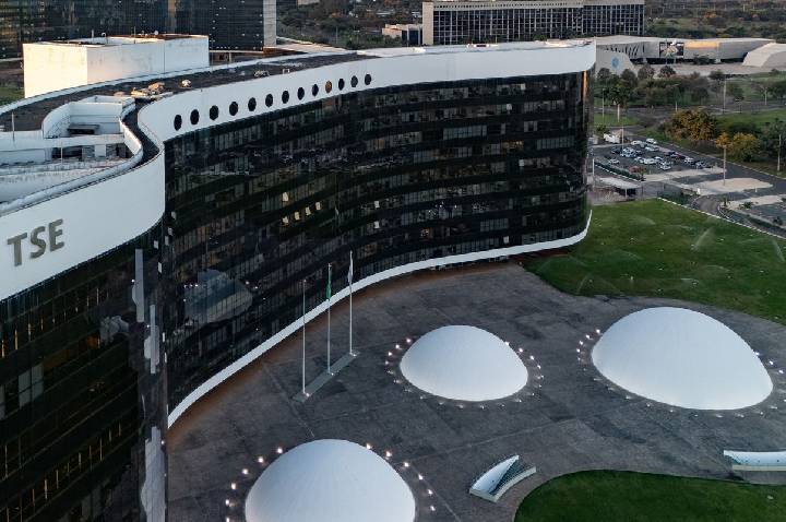 Atacada por EUA, regra do TSE evita bigtechs de privilegiar candidatos