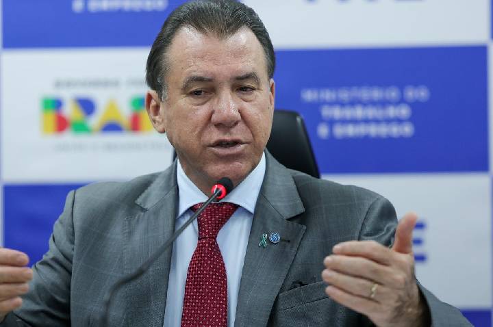 Brasil fecha 2025 com aumento de 5% no estoque de empregos