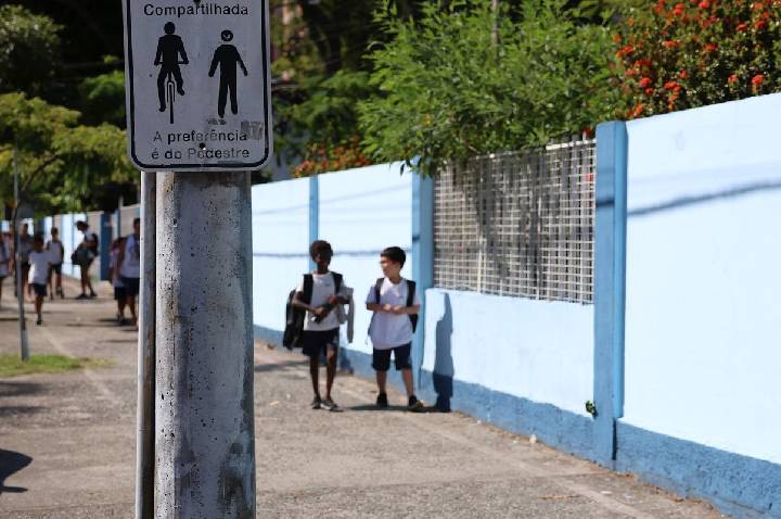 Brasil reduz pobreza, mas amplia desigualdades, mostra estudo