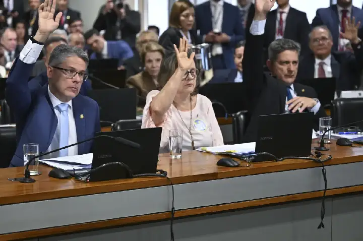 CCJ do Senado aprova texto-base da PEC da Segurança Pública