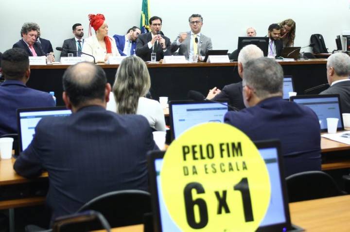 Comissão sobre fim da escala 6x1 ouve sindicatos e movimentos sociais nesta terça-feira