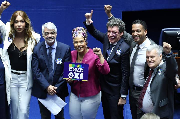 CUT elogia fim da “massacrante” 6x1; CNI quer revisar PEC aprovada 
