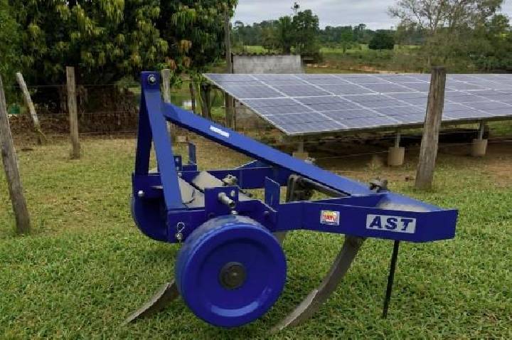 Deputado Alan Queiroz participa da entrega Subsolador e reforça apoio aos produtores rurais de Nova União