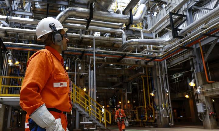 Economia brasileira cresceu 0,1% em abril, estima prévia da FGV