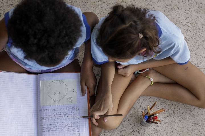 Educação antirracista avança nas escolas nos últimos dois anos