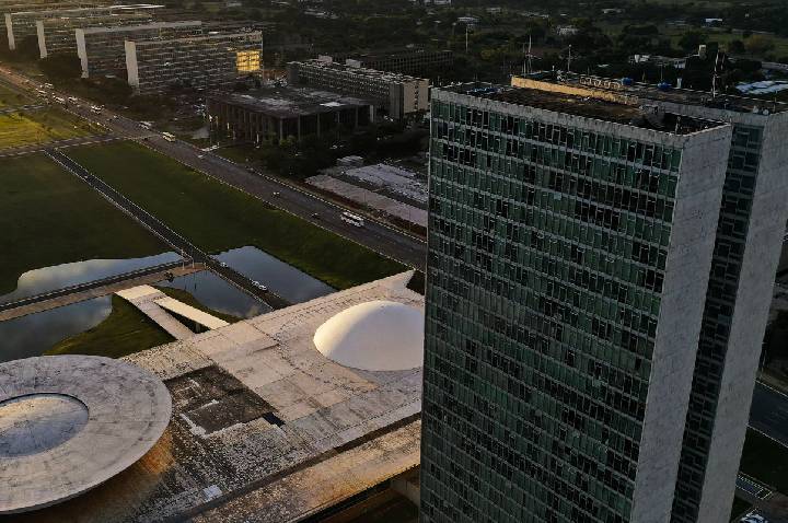 Eleições 2026: saiba quais são as atribuições de senadores e deputados