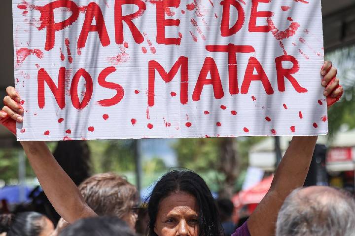 Entidades denunciam agressões às mulheres que disputam cargos