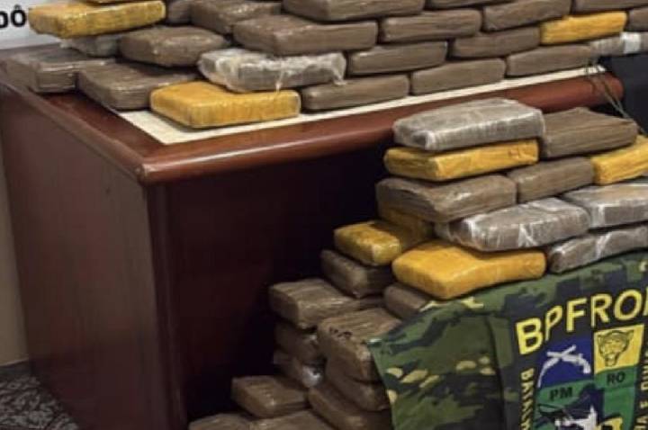 Forças de segurança em Rondônia apreendem cerca de 300 kg de drogas no rio Madeira