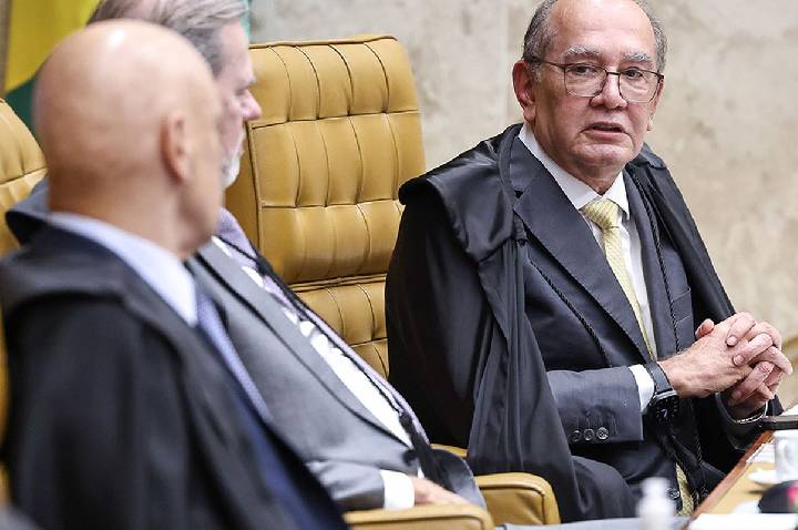 Gilmar reforça a Fachin pedido de acesso integral a celular de Vorcaro