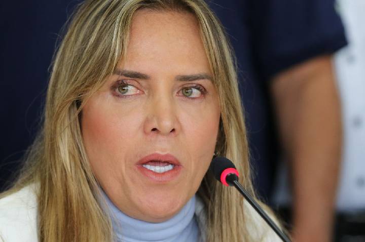Governadora do DF recebe alta após apresentar quadro de pneumotórax