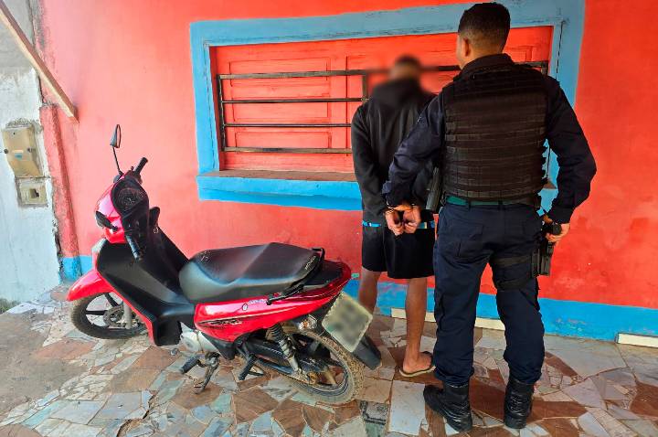 JI-PARANÁ – ADOLESCENTE É APREENDIDO PELA PM CONDUZINDO MOTOCICLETA FURTADA