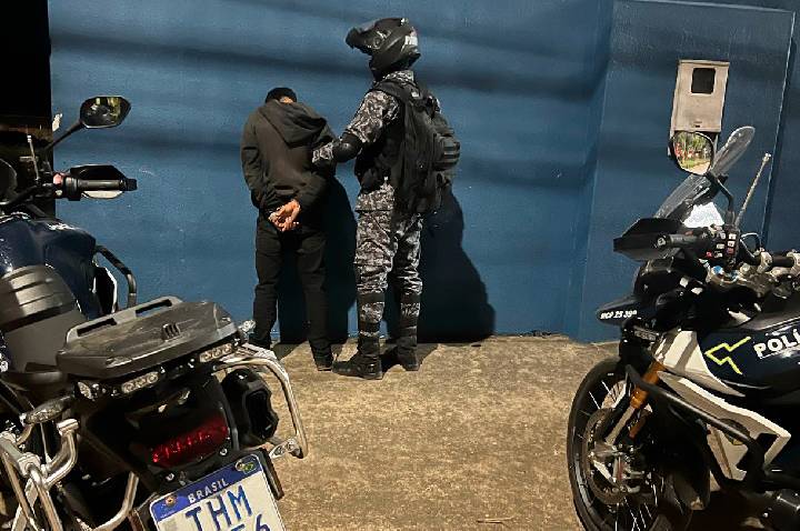 JI-PARANÁ: POLÍCIA MILITAR PRENDE DOIS FORAGIDOS DA JUSTIÇA DURANTE AÇÕES DE PATRULHAMENTO E ABORDAGEM