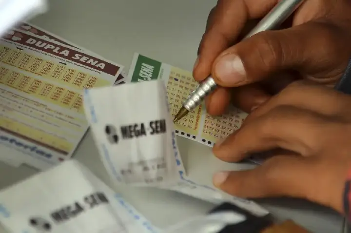 Mega-Sena acumula para R$ 30 milhões; confira os números sorteados