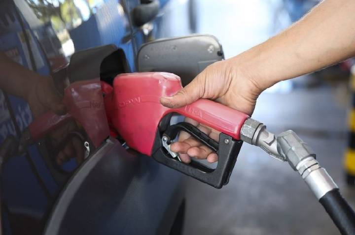 MP prevê ajuda do governo a produtores e importadores para reduzir preço final do óleo diesel