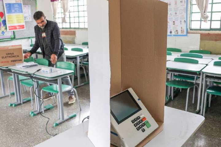 No estado de São Paulo, 32 urnas com problemas são substituídas