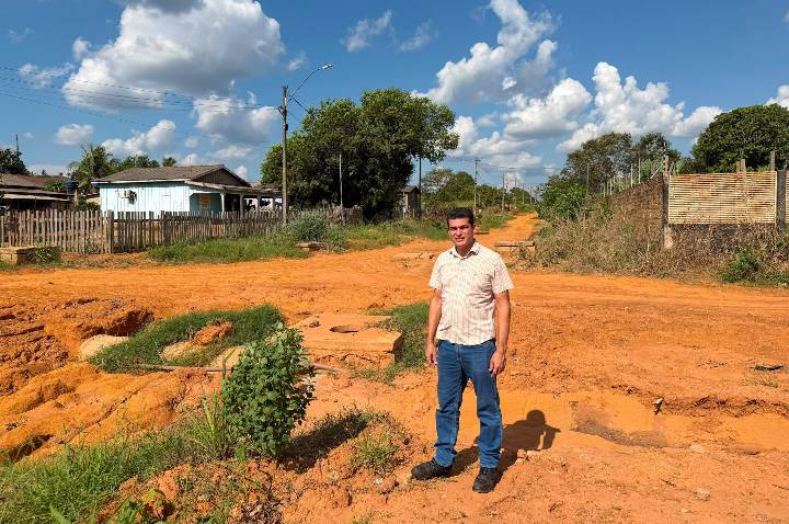 Obras paradas em União Bandeirantes mobilizam vereador Adalto em cobrança por providências