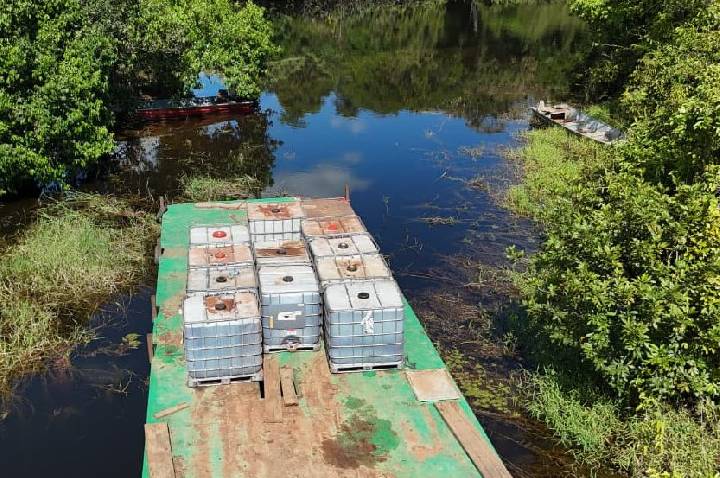 Operação Brasil Contra o Crime Organizado apreende 10 mil litros de combustível em área protegida no Vale do Guaporé