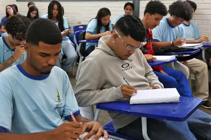 Pé-de-Meia: nascidos em setembro e outubro recebem parcela de R$ 200