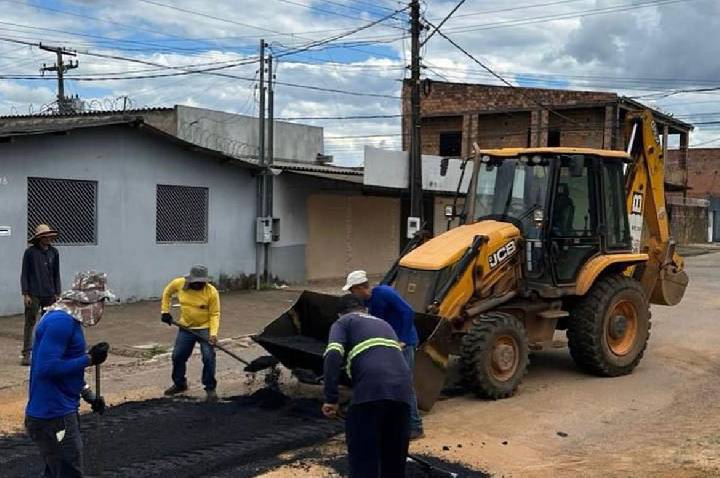 Pedido de Edimilson Dourado é atendido com operação tapa-buraco na Zona Sul de Porto Velho