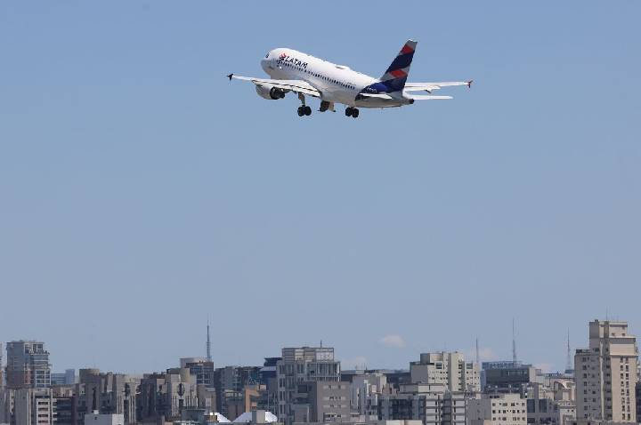 Petrobras reduz preço do querosene de aviação em 14,2% 