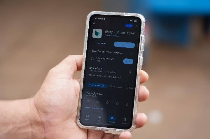 Recarga digital do ComCard auxilia o dia a dia de quem utiliza o transporte coletivo