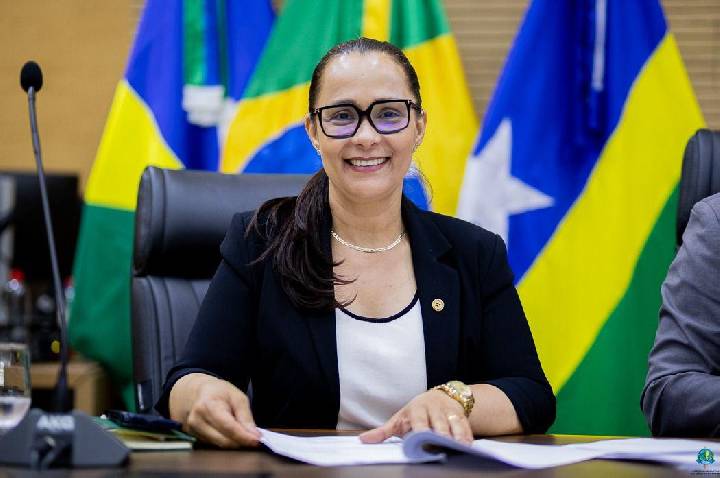 Rosangela Donadon solicita operação tapa-buracos entre a Linha 3 e Cabixi para garantir mais segurança aos motoristas