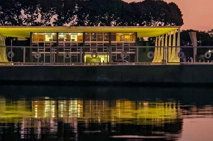STF forma maioria para liberar pagamento de penduricalhos retroativos