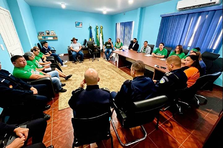 SUSPENSÃO TEMPORÁRIA DO PROJETO POLÍCIA MILITAR MIRIM É DISCUTIDA EM REUNIÃO EM ITAPUÃ DO OESTE
