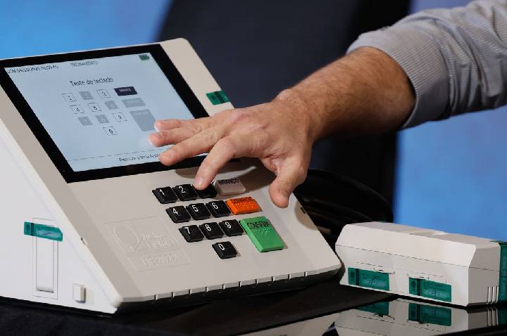Totalização dos votos é aberta, auditável e segura, diz TSE