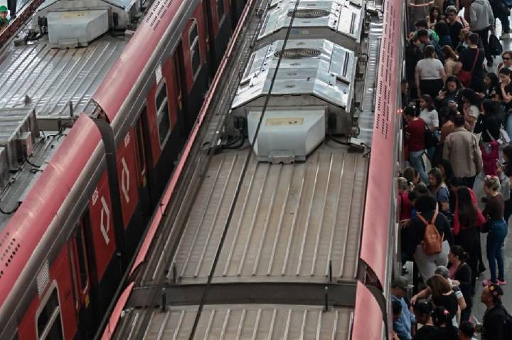 Trabalhadores das linhas 11, 12 e 13 dos trens em São Paulo iniciam g