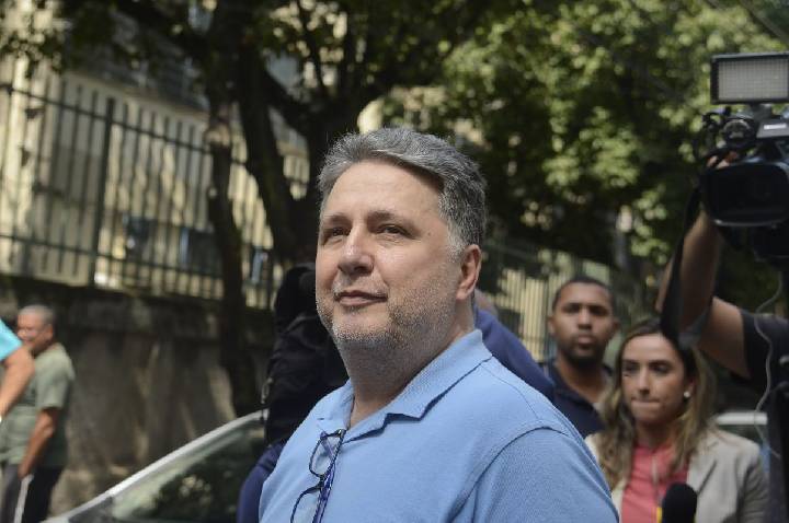 TRE-RJ proíbe Garotinho de ir a debate e ter propaganda eleitoral