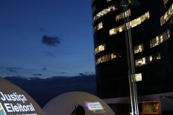 TSE nega hackeamento após Flávio aparecer filiado ao Missão