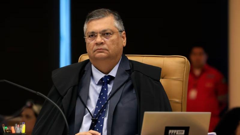 Dino dá prazo de 24 horas para associação de prefeitos do AM explicar críticas sobre bloqueio de emendas