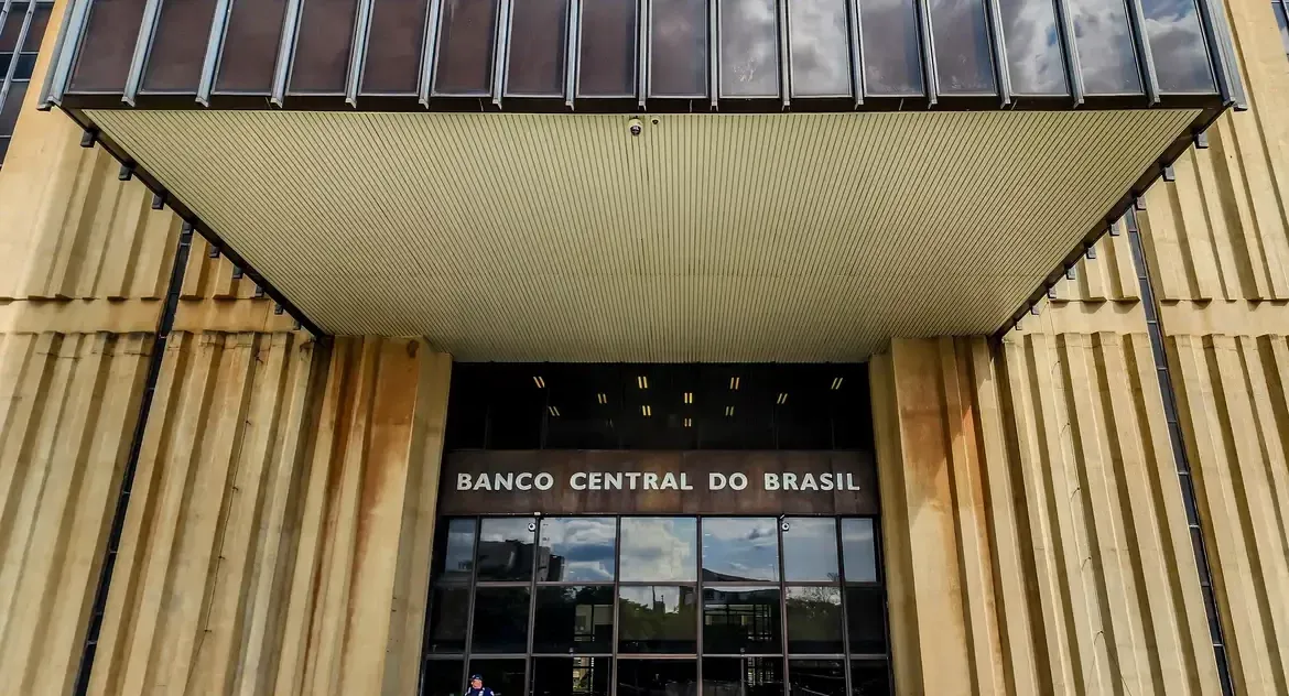 Projeção de crescimento da economia sobe de 3,2% para 3,5% em 2024