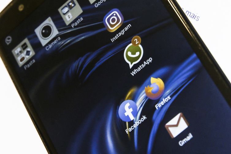 Câmara aprova campanha sobre uso consciente de tecnologias digitais