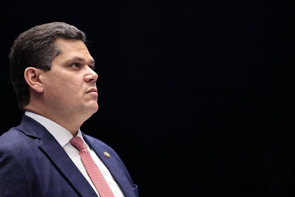 Alcolumbre segura indicações de Lula para tribunais superiores; impasse envolve agências reguladoras