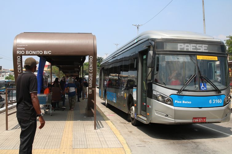 Com variação de 0,2%, setor de serviços cresce pelo terceiro mês