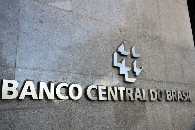 Contas públicas têm déficit de R$ 33,7 bilhões em maio