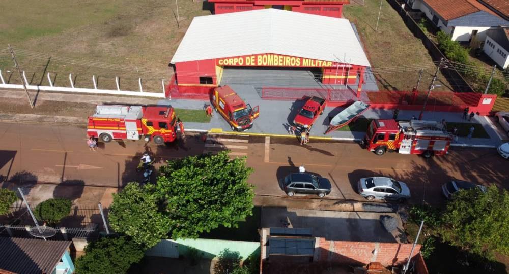 Homem desacata bombeiros e é detido pela Polícia Militar