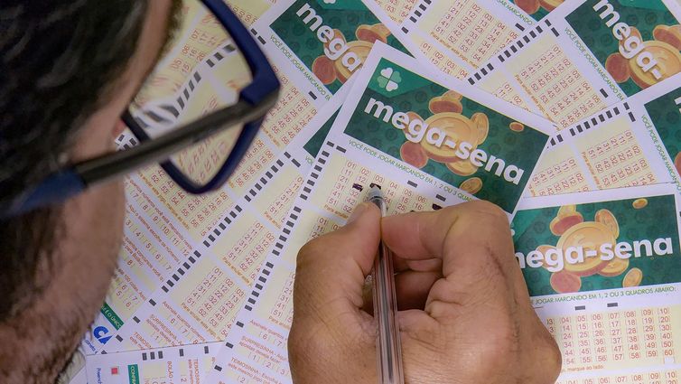 Mega-Sena sorteia neste sábado prêmio acumulado em R$ 45 milhões