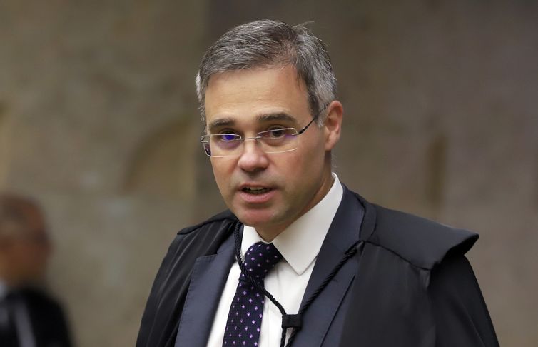 Mendonça retoma voto sobre responsabilização das redes sociais