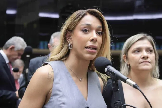 Oposição aciona Conselho de Ética e MPF contra deputada Erika Hilton por suposta nomeação irregular