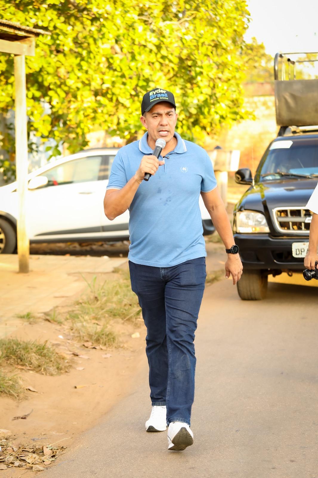 Eyder Brasil ouve moradores do bairro Nacional e busca solução para ponto crítico de erosão e risco de acidentes