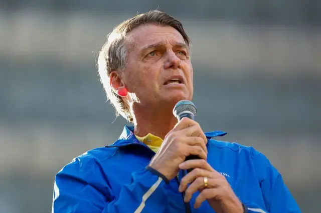 Moraes impõe tornozeleira e restrições a Bolsonaro em nova ação do STF