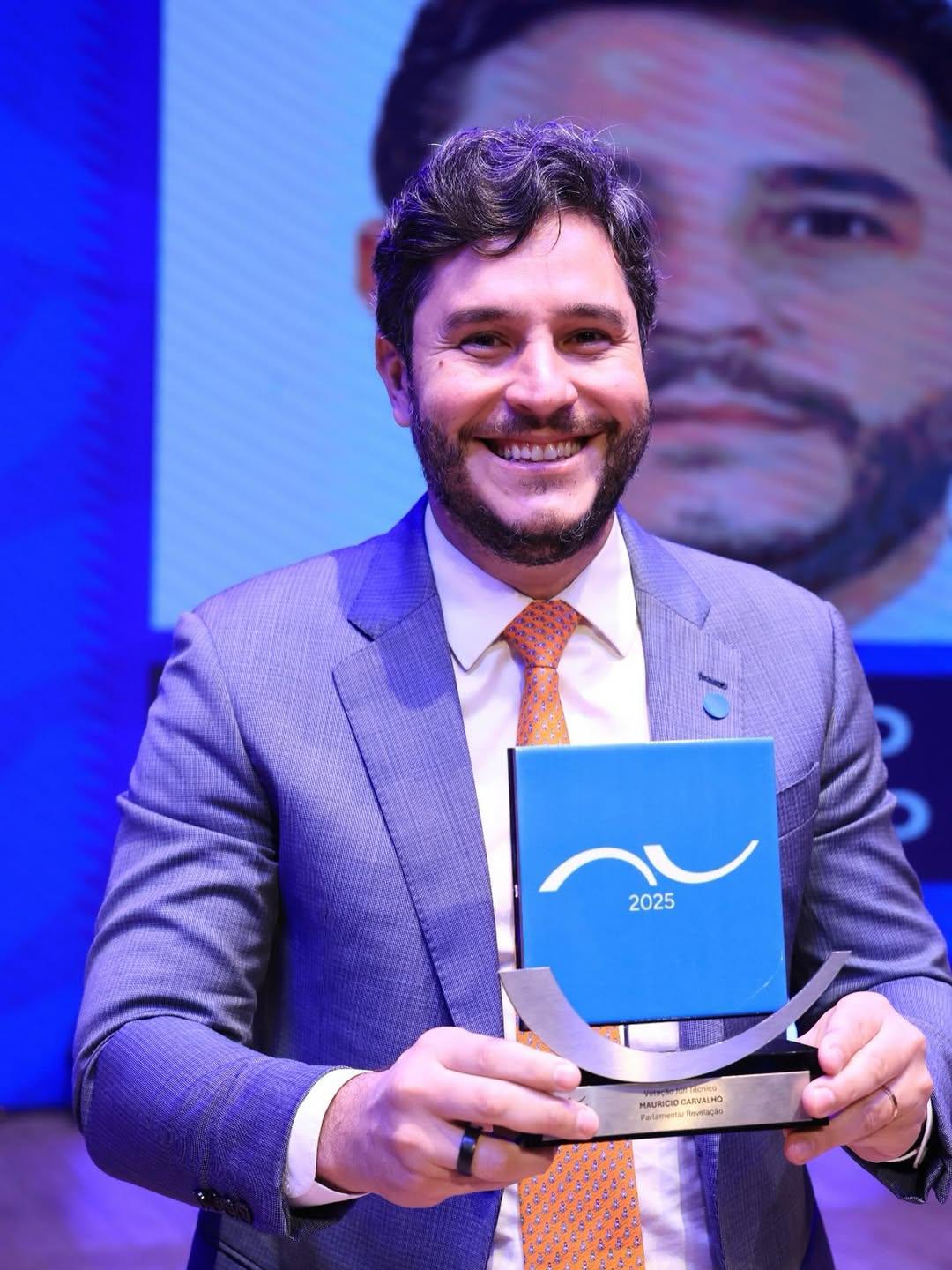 Deputado Maurício Carvalho recebe prêmio Congresso em Foco como Parlamentar Revelação