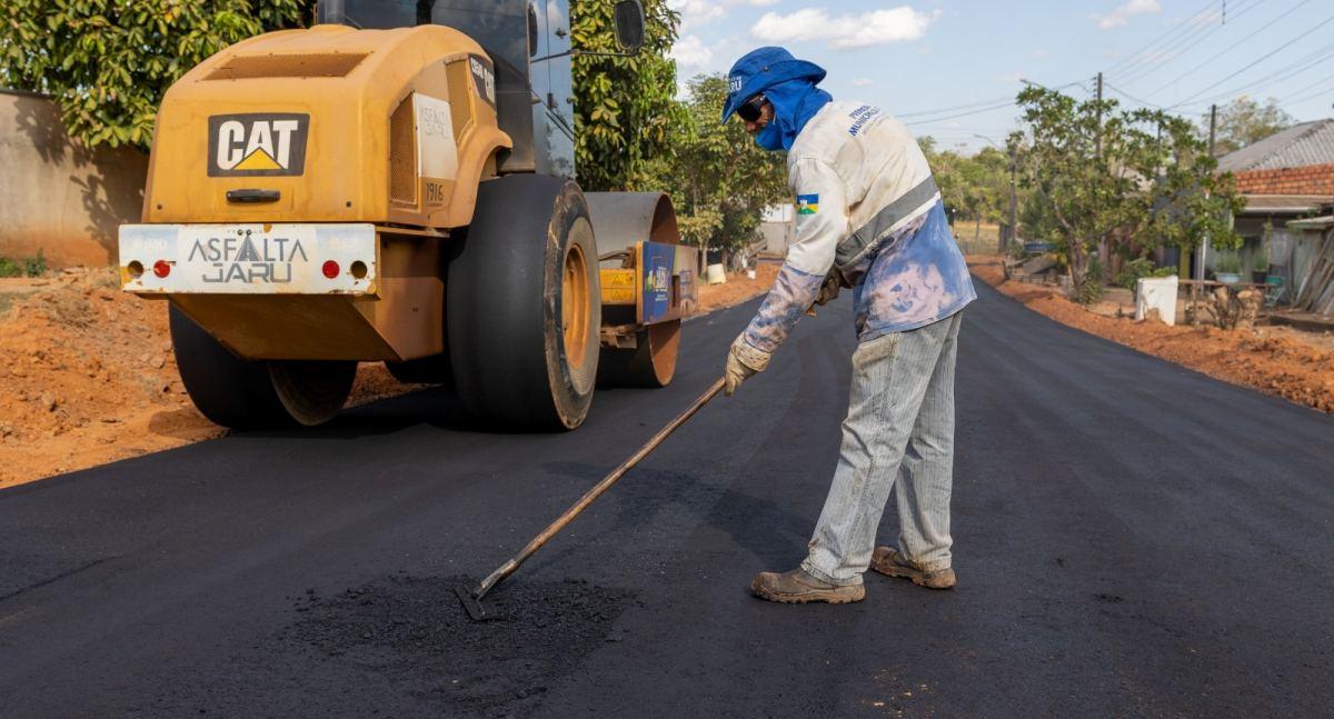 O asfalto chegou: Prefeitura de Jaru pavimenta ruas do setor 02 e melhora qualidade de vida dos moradores