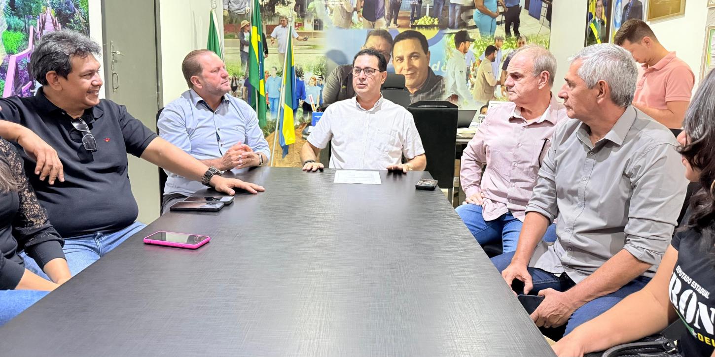 Rolim de Moura: Cirone Deiró assegura mais recursos para distrito de Nova Estrela