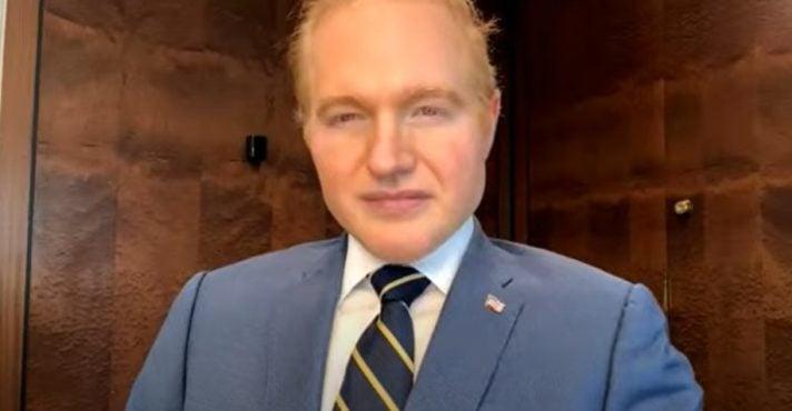 Advogado de Trump defende Eduardo Bolsonaro e critica Alexandre de Moraes